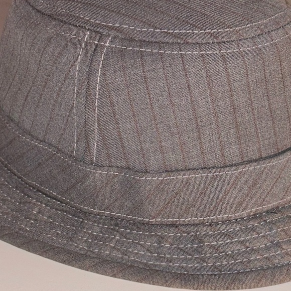 Vintage Goorin Brothers Grey Pinstriped Retro
Bucket Hat - Picture 3 of 8